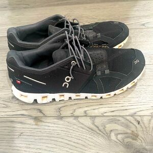 On Cloud tennis shoes Women’s 10